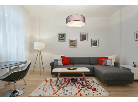 Cozy 1-bedroom-apartment in Winsstraße - For Rent