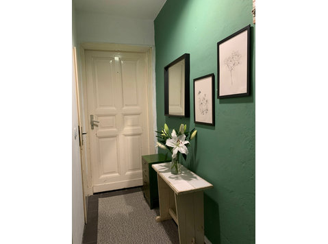 Gemütliches & ruhiges Studio mit Berliner Altbau-Charme im… - Zu Vermieten