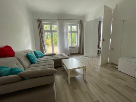 Cozy & quiet apartment in Berlin Lichterfelde - Til Leie