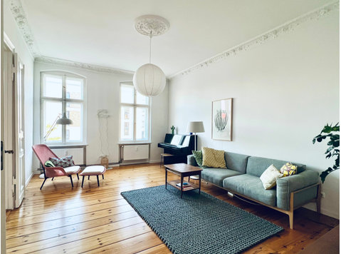 Cozy, sunny & spacious apartment located in Wedding/Mitte - For Rent
