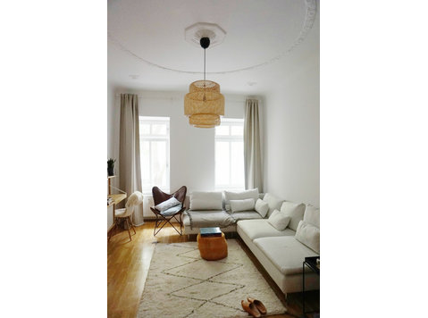Fantastic 2-room apartment in the heart of Prenzlauer Berg - For Rent