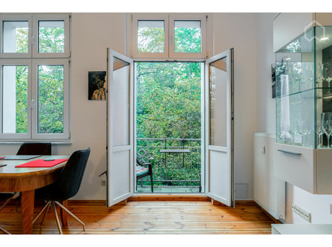 Fashionable 3-room apartment in Berlin-Pankow - Kiralık