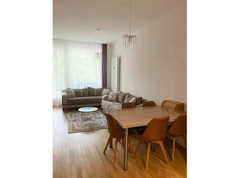 Feinstes & wunderschönes Studio Apartment in Wittenau - Zu Vermieten