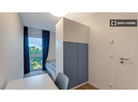 Camera privata completamente arredata in un appartamento… - In Affitto