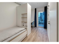 Fully furnished private room with terrace in a 5 people… - 임대