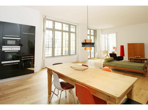 Generous Loft apartment with terrace in former chocolate… - For Rent
