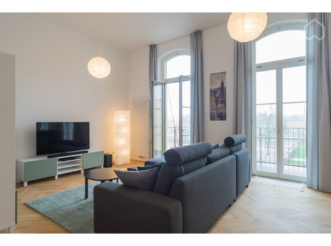 Generous apartment near Charlottenburg Palace - K pronájmu