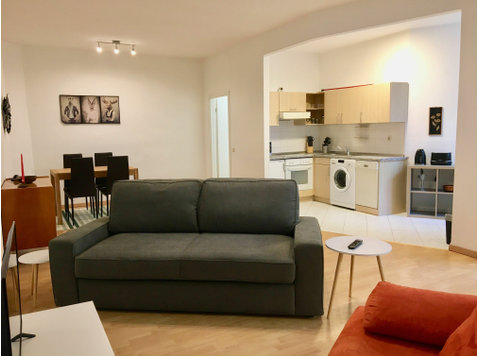 'Gina' - beautiful, renovated old building apartment in… - For Rent