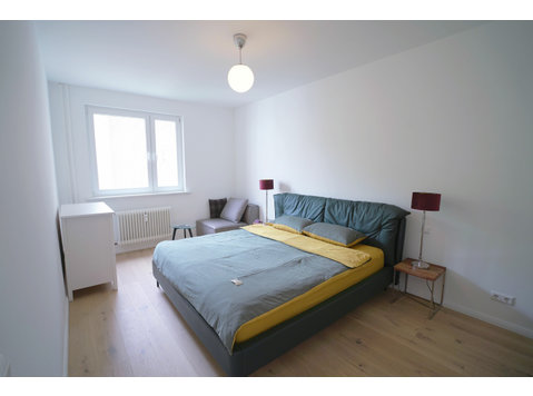 Gorgeous newly renovated flat in Charlottenburg - For Rent