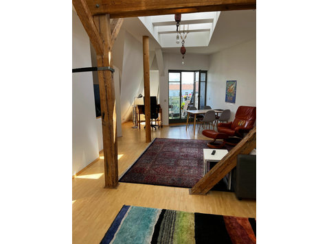 Great loft conveniently located, great view! - For Rent