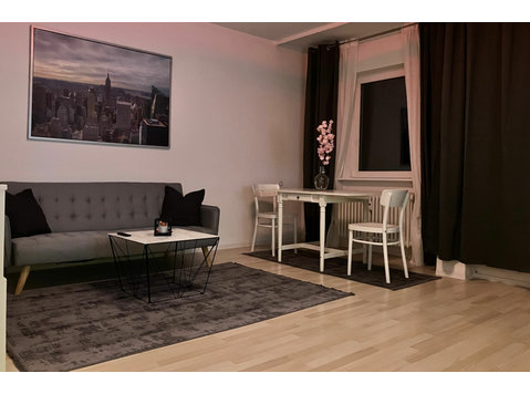 Great, quiet suite in popular area - For Rent
