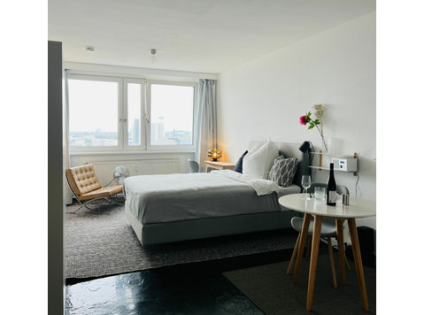 Hackescher Markt: modern studio-apartment with a… - For Rent