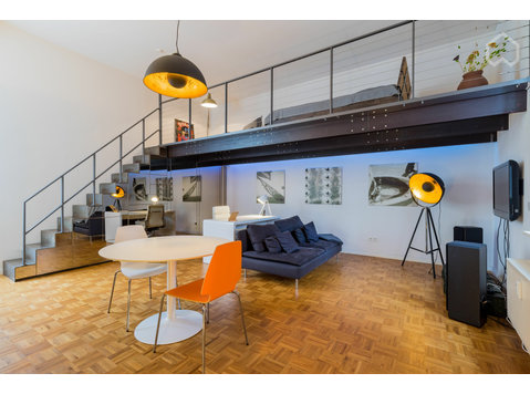 INDUSTRIECHARME & DESIGN: Loft with gallery in Berlin-Mitte - For Rent