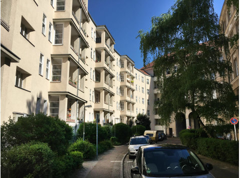 Ideal for the small family - 300 meters from the Schöneberg… - Til Leie