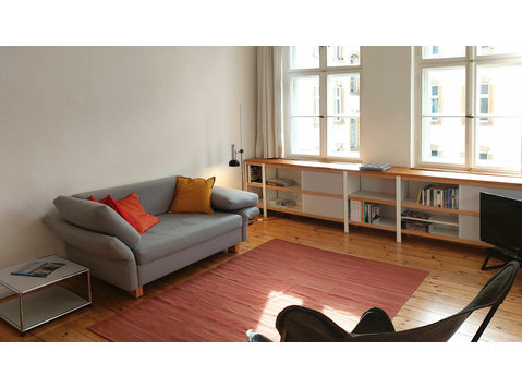 Living in Berlin-Mitte: Charming 2-room apartment in… - Annan üürile