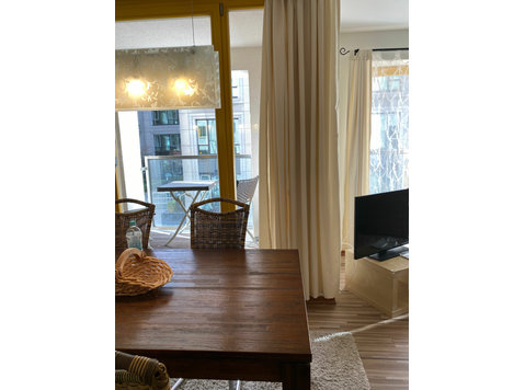 Lovely and pretty suite with balcony and full kitchen in… - K pronájmu