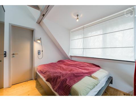 Lovely loft (Zehlendorf; 2 Pers.) with big roof terrace - 出租