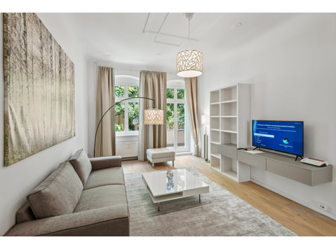 Luxurious 3-Room Apartment in Berlin Pankow - Freshly… - Izīrē