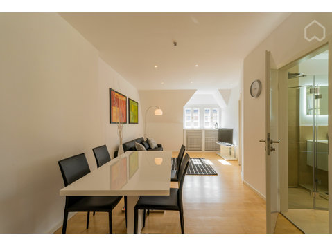Luxury, stylish and freshly renovated apartment in Steglitz… - For Rent