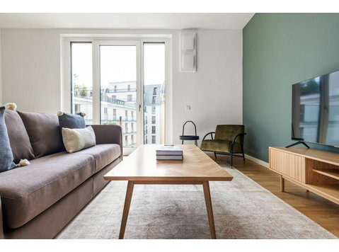 Mitte 2BR next to Hackescher Markt - For Rent