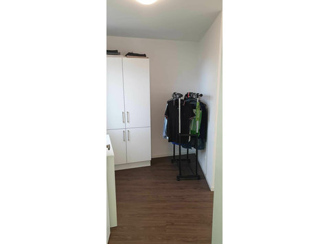 Möbliertes Apartment zur Zwischenmiete in Berlin-Schöneweide - Te Huur