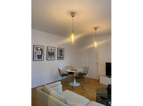 Modern, fully furnished loft located in Friedrichshain - 	
Uthyres