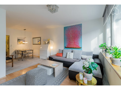 Schöne, ruhige 2-Zimmer Wohnung im grünen Lichterfelde mit… - Zu Vermieten