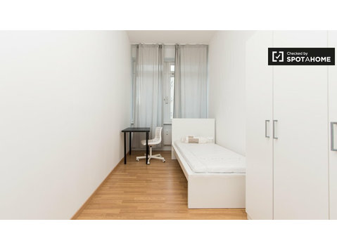 Kiralık modern daire, 4 yatak odalı daire, Charlottenburg - Kiralık