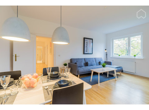 Moderne, frisch sanierte Wohnung mit Balkon (Ku'damm 10… - Zu Vermieten
