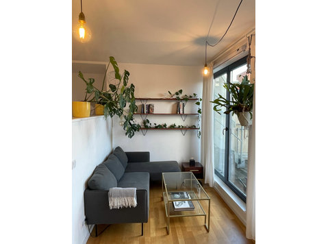Modern studio apartment in Friedrichshain with private… - Na prenájom