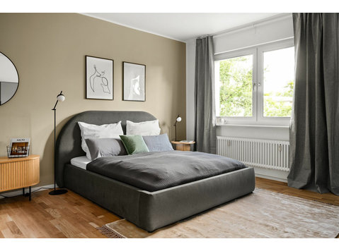 Newly Refurbished One-Bedroom Apartment in Lankwitz - Alquiler