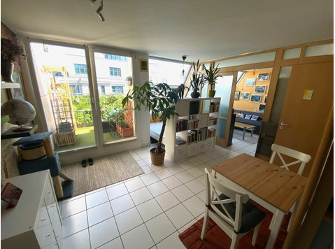 Perfect home with private roof terrace - De inchiriat