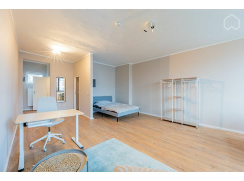 Prime Kreuzberg Location: Open Loft perfect for HomeOffice - Te Huur