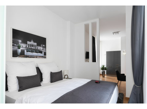 Quiet and lovely flat in the heart of town (Berlin) - Под Кирија