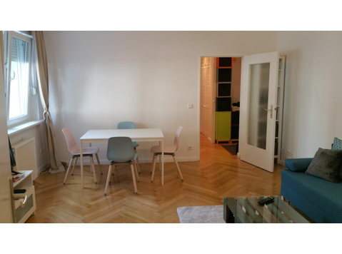Quiet and perfectly located flat in vibrant Wilmersdorf - 	
Uthyres