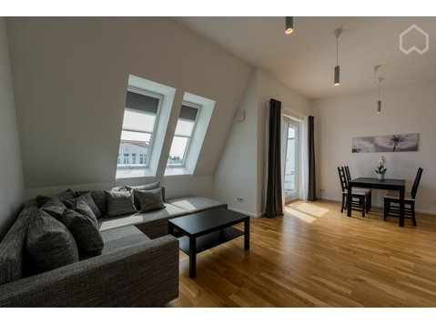 Rooftop apartment modernly equipped - Til Leie