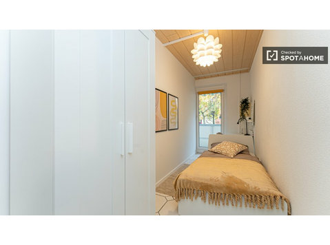 Room for rent in 4-bedroom apartment in Potsdam - For Rent