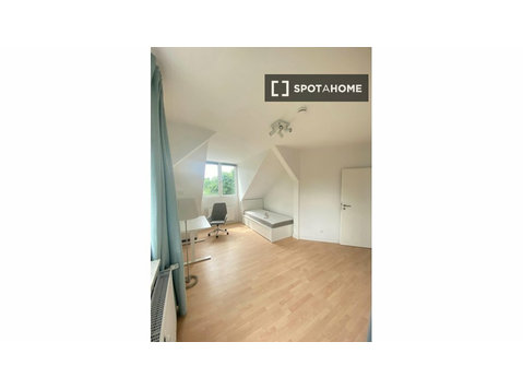 Chambre à louer dans un appartement de 4 chambres à Potsdam - À louer