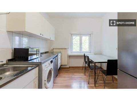 Zimmer zu vermieten in Wohnung mit 1 Schlafzimmer in Berlin - Zu Vermieten