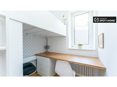 Se alquila habitación en apartamento de 3 habitaciones en… - Alquiler