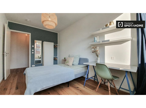 Room for rent in apartment with 4 bedrooms in Berlin - เพื่อให้เช่า