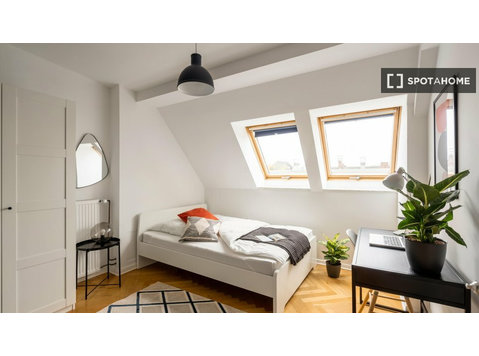 Quarto em apartamento de 4 quartos para alugar, Berlim - Aluguel