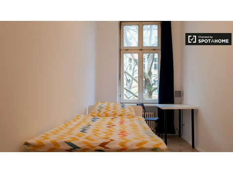 Quarto em apartamento de 8 quartos em Kreuzberg, Berlim - Aluguel