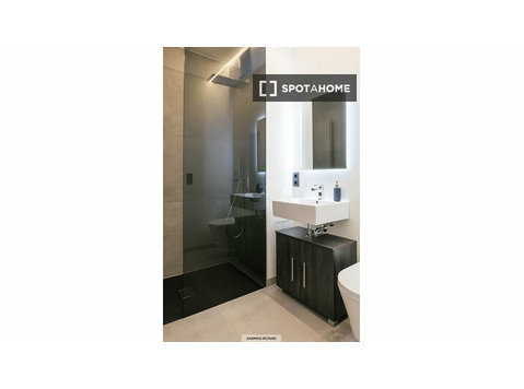 Quarto em apartamento compartilhado de 4 quartos para… - Aluguel