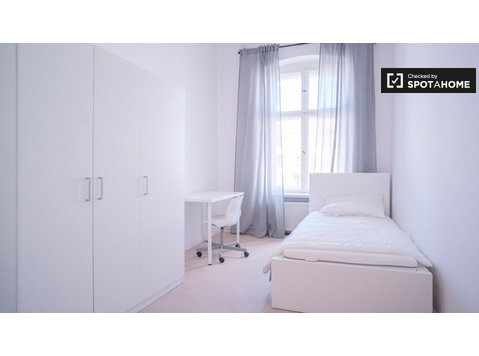 Quarto em apartamento com 5 quartos em Prenzlauer Berg - Aluguel