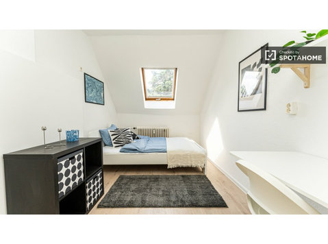 Habitación en piso compartido de 5 habitaciones, Berlín - Alquiler