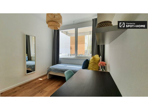 Berlin'de 2 yatak odalı dairede kiralık odalar - Kiralık
