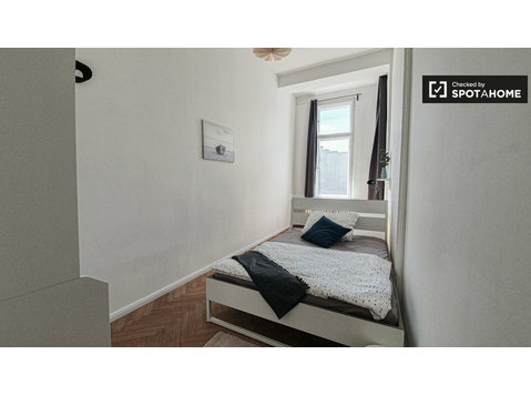 5 odalı dairede kiralık odalar Schöneberg, Berlin - Kiralık