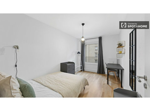 Rooms to rent in a 5 bedroom-apartment in Friedrichstraße - For Rent
