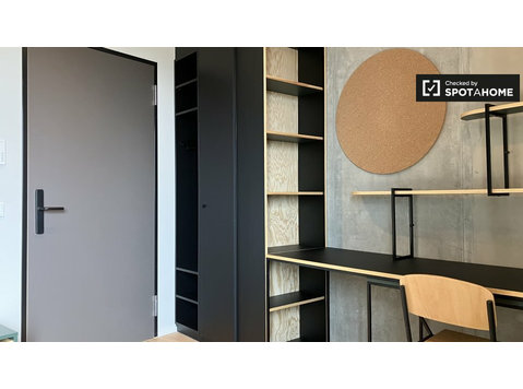 Studio indépendant à louer en résidence étudiante - À louer